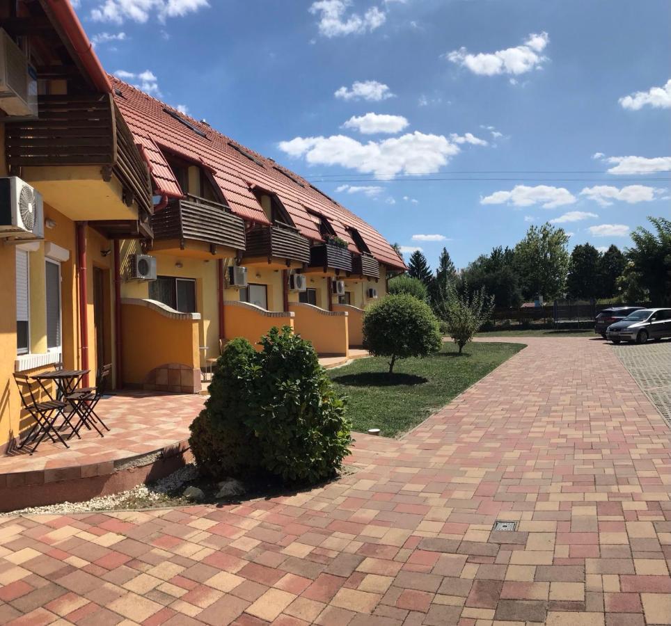Pitypang Apartman Gyula Exterior photo